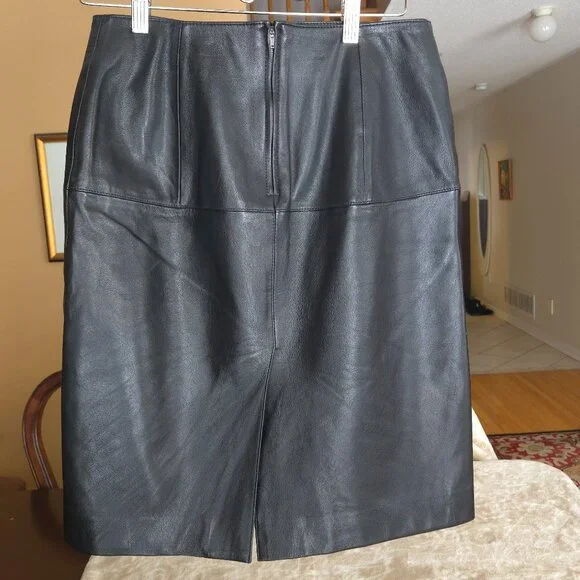 Club Monaco Leather Pencil Skirt - US 4 - Excellent Condition - Picture 6 of 7